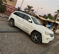 جیپ گراند شیرۆکی